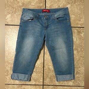 Juniors Blue Capri Jeans